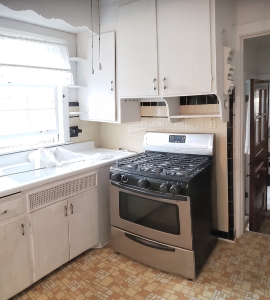 Kitchen before renovation