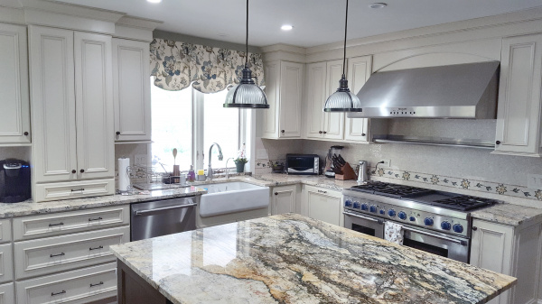 Stone tile backsplash